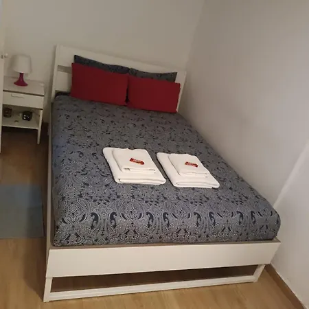 Lisbon City Centre Apartment-3